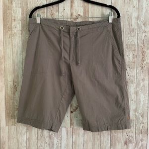 Lucy Hiking Cargo Short Size Medium